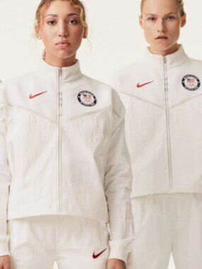 Nike Team USA Tokyo Olympics Medal Stand Full Zip Windrunner Jacket White L